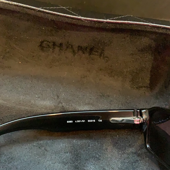 Chanel black vintage sunglasses style 5060 - Picture 7 of 7